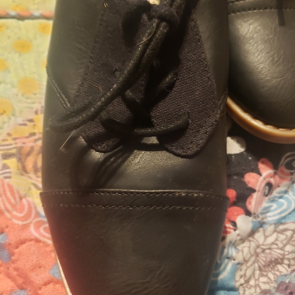 Black Women's Business Shoes - Picture 2 of 4